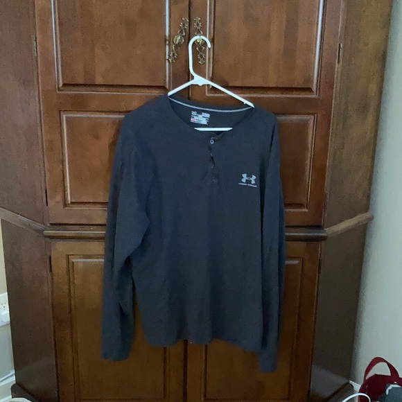 Under armour gray loose long sleeve - Picture 1 of 3